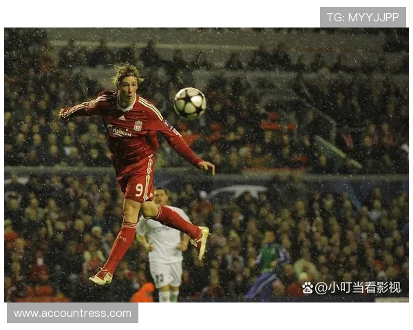 欧冠杯历程揭秘：从创办到现代化改革，揭示欧洲足球最盛大赛事的变迁与传奇