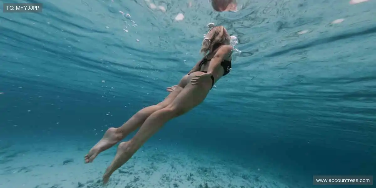 「弹幕互动 + 专家解读，边看边聊才是观赛标配！💬加入直播间，一起嗨翻天！」